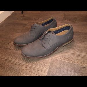 Men’s dress shoes